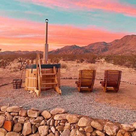 Вилла 1 Minute To Joshua Tree National Park, Hot Tub, Stars, Private - The Wkndr Туэнтинайн-Палмс Экстерьер фото