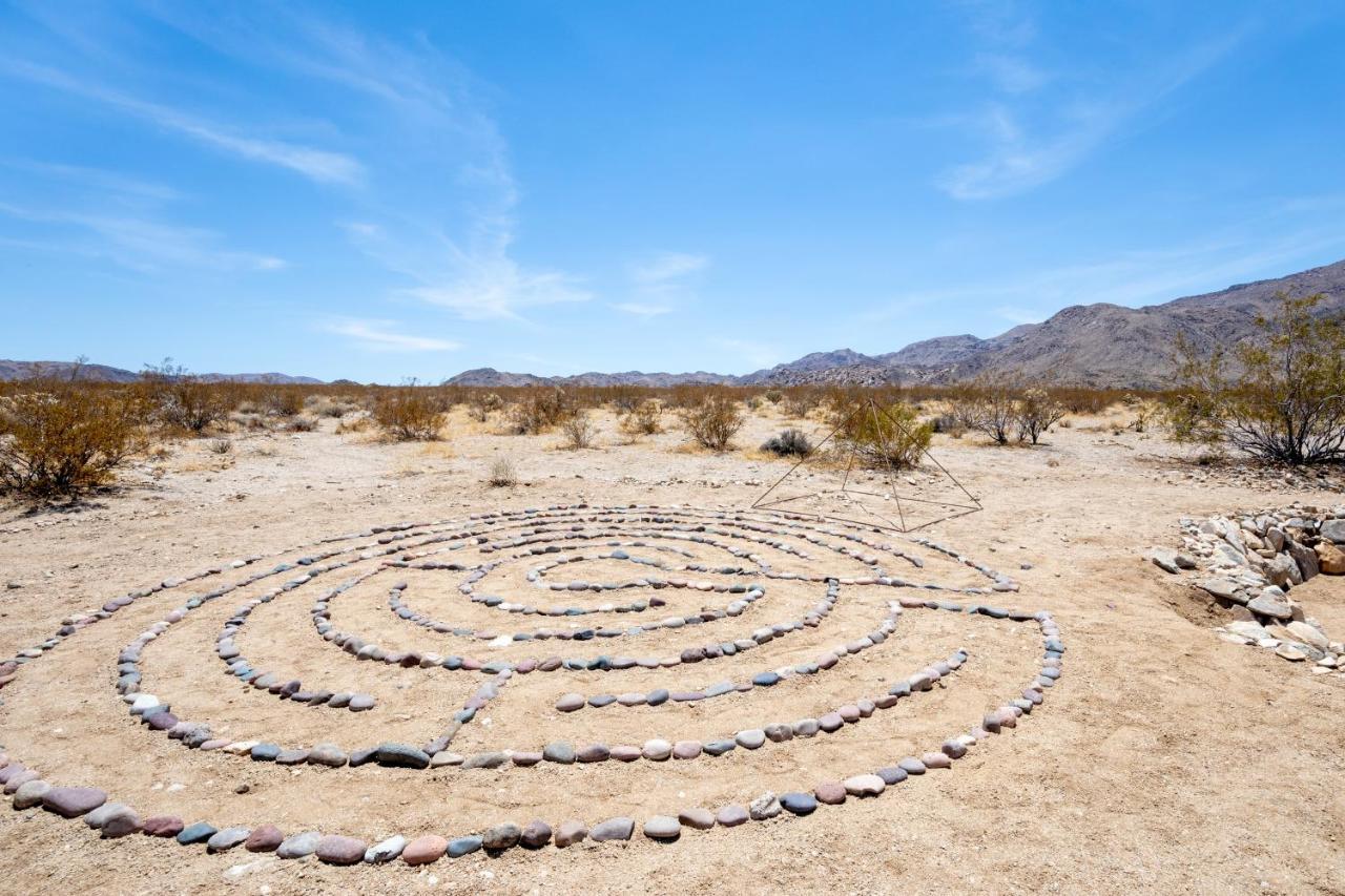 Вилла 1 Minute To Joshua Tree National Park, Hot Tub, Stars, Private - The Wkndr Туэнтинайн-Палмс Экстерьер фото